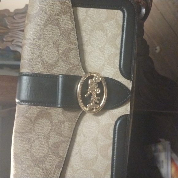 Coach purse - Picture 4 of 4